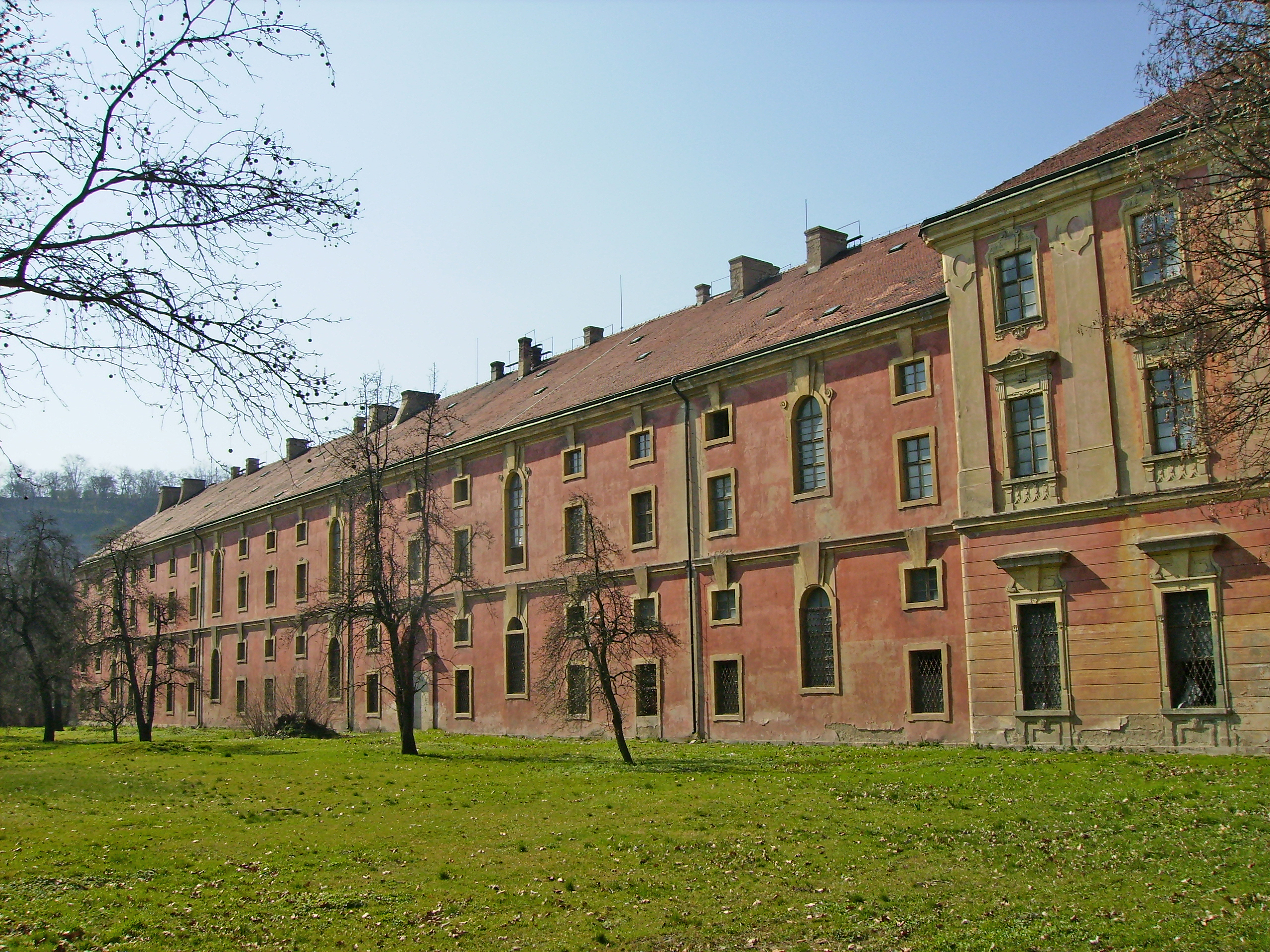 Karlínská Invalidovna má zůstat v majetku státu