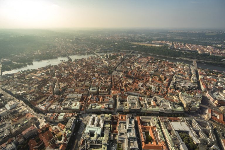 Praha plánuje rozšířit novou obchodní třídu. Hradební korzo chtěl vytvořit už Karel IV