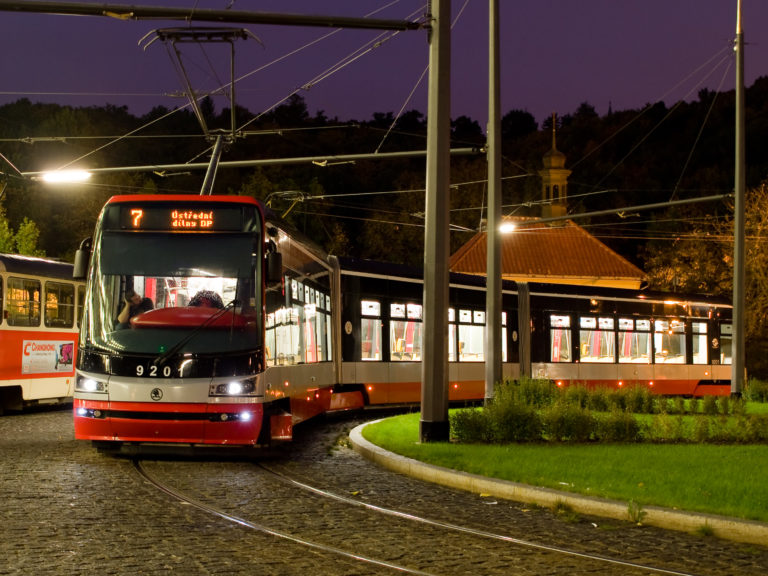 Praha plánuje 12 tramvajových tratí a hledá trasu pro novou železnici do Kolína