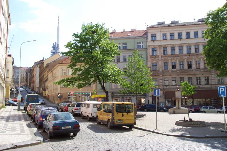 Praha 3 na návrh Zelených schválila výpověď šéfce Úřadu vlády Tünde Barthě
